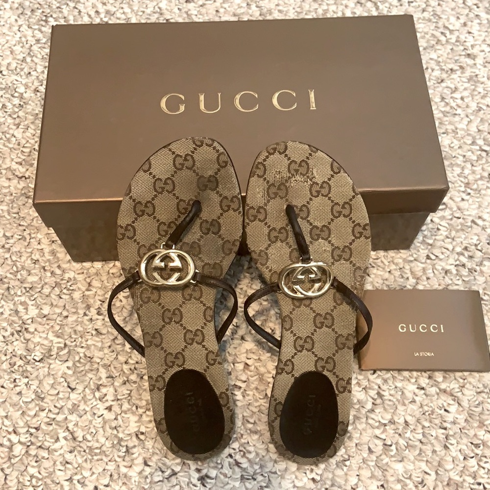 Women’s Gucci Size 6 Thong Canvas Sandals